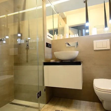 Victus Apartamenty, Tesla